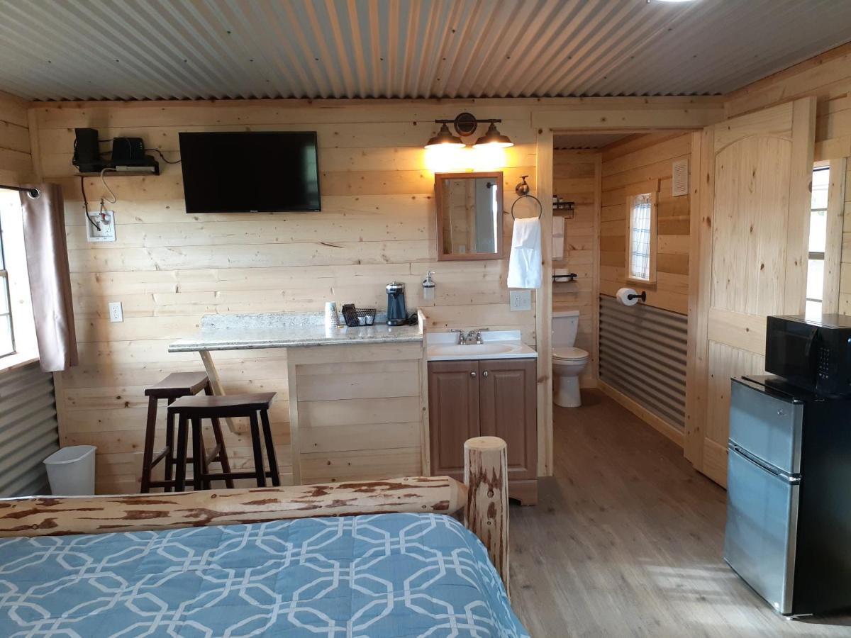 Glacier Acres Guest Ranch Columbia Falls Esterno foto