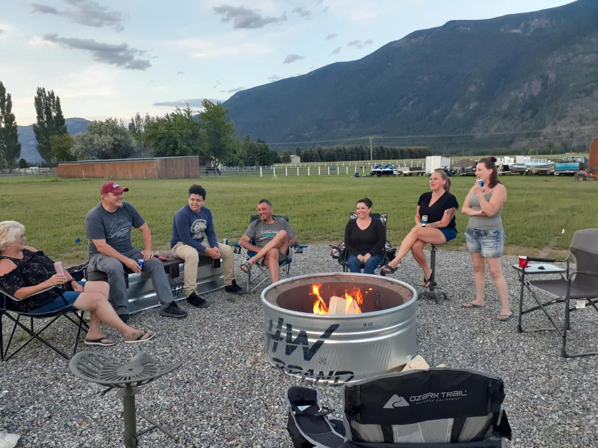 Glacier Acres Guest Ranch Columbia Falls Esterno foto